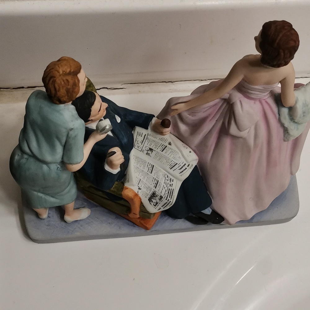 NORMAN ROCKWELL SWEET SIXTEEN FIGURINES - Picture 3 of 4